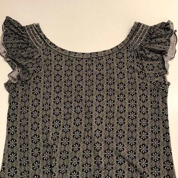 Max Studio Cap Sleeve V Neck Pattern Print Top in Grey Black Green Gold Size XS - Picture 8 of 10